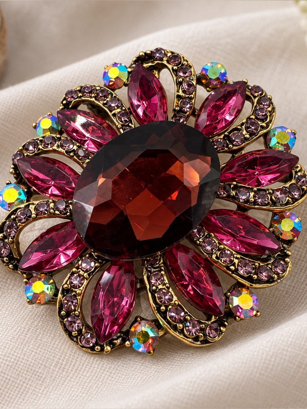 Burgundy Rhinestone Floral Statement Brooch BN3po